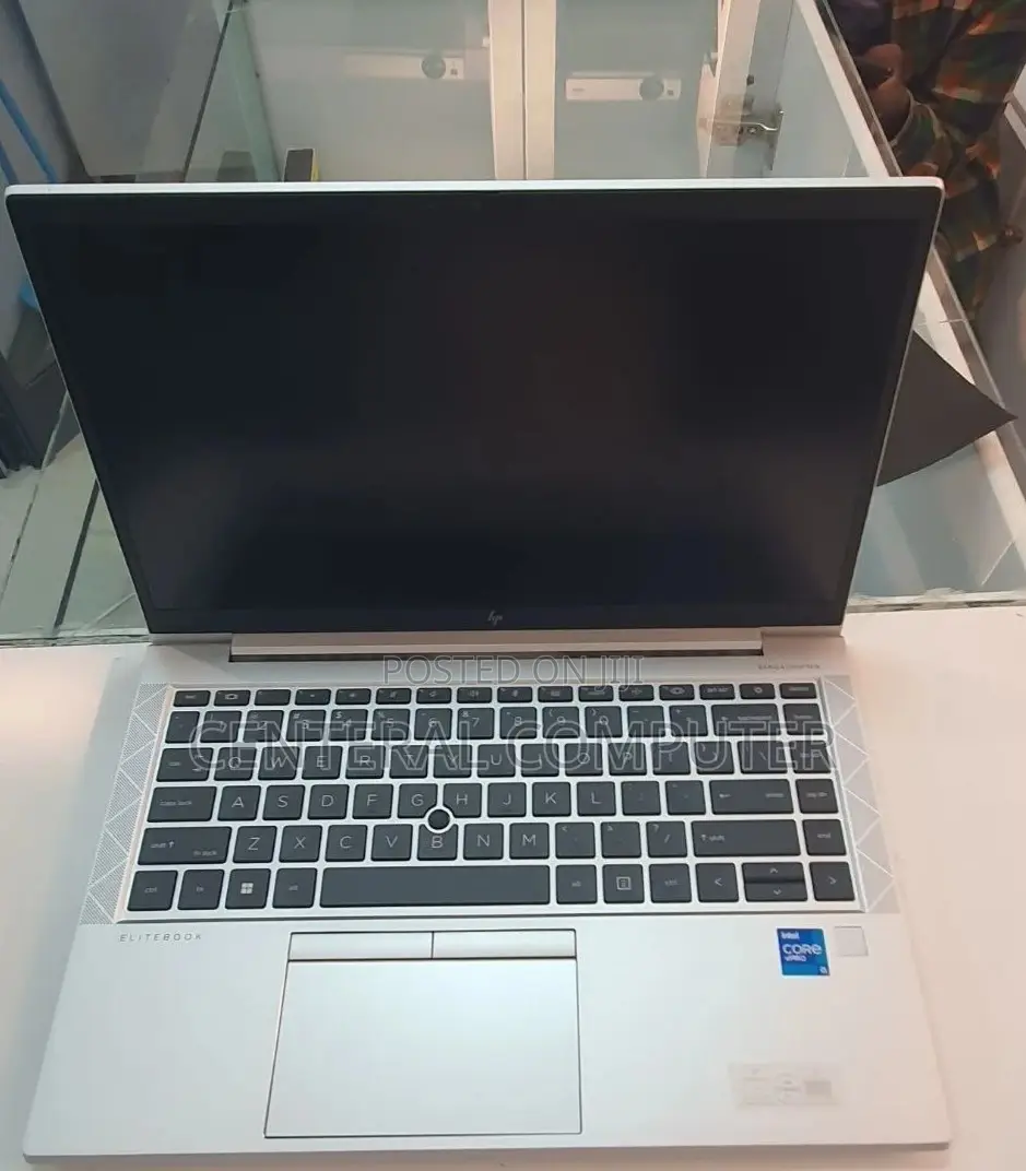 New Laptop HP EliteBook 830 G7 8GB Intel Core i5 SSD 512GB