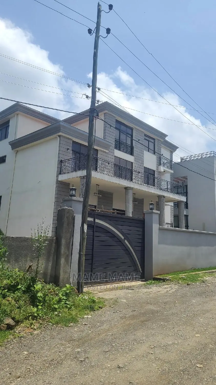 10bdrm House in Addis Abeba, Bole for sale