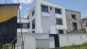 10bdrm House in Addis Abeba, Bole for sale