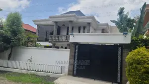 5bdrm House in Addis Abeba, Bole for sale