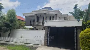 5bdrm House in Addis Abeba, Bole for sale