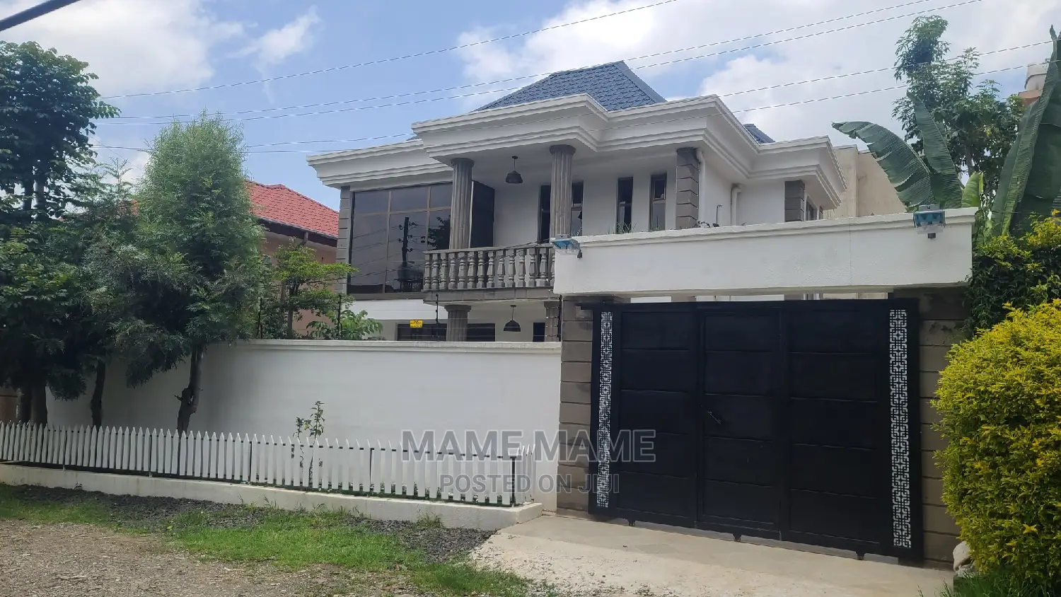 5bdrm House in Addis Abeba, Bole for sale