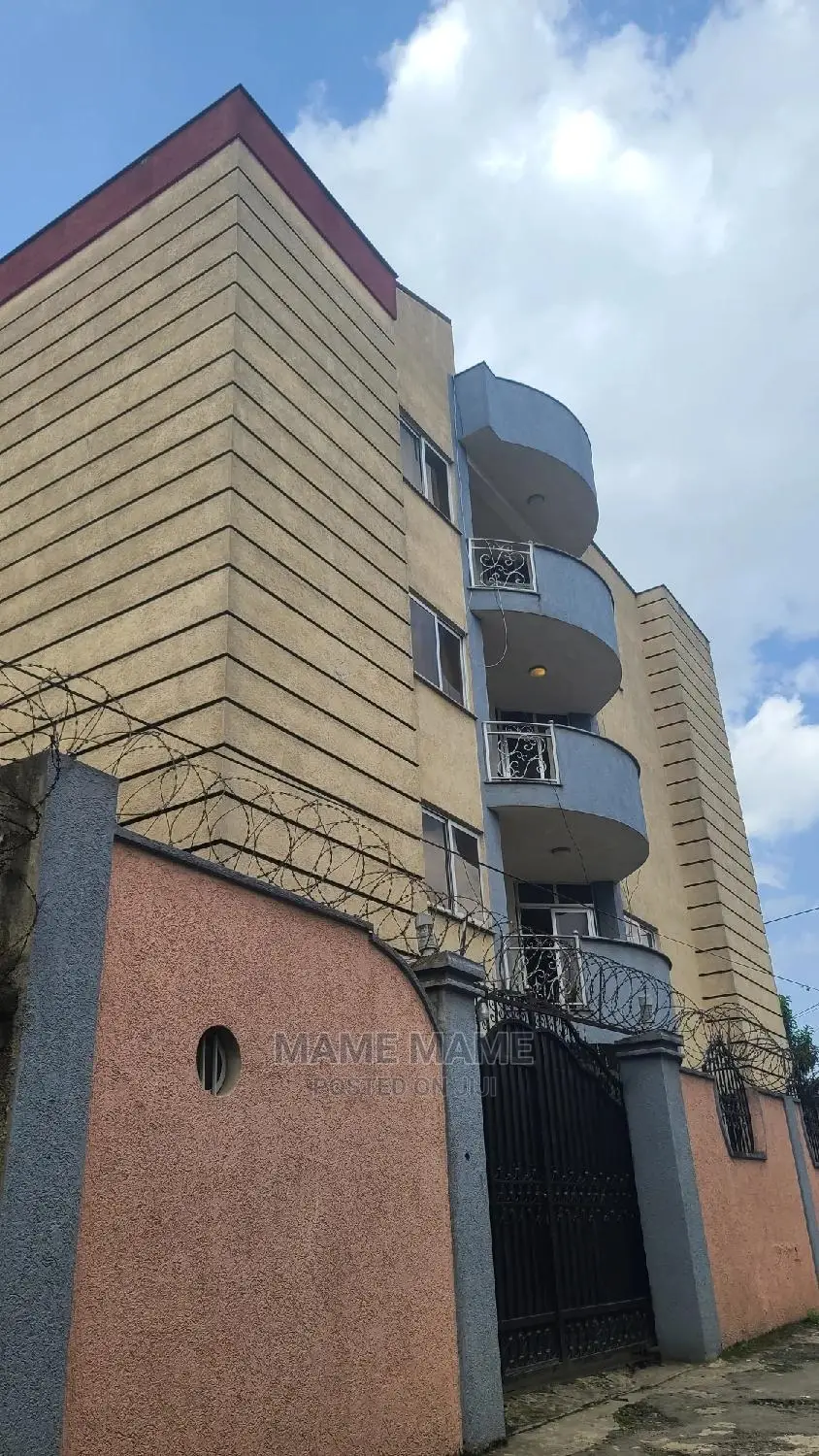 9bdrm House in Addis Abeba, Bole for sale