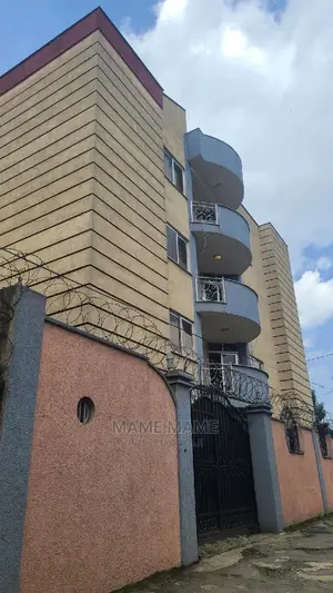 9bdrm House in Addis Abeba, Bole for sale