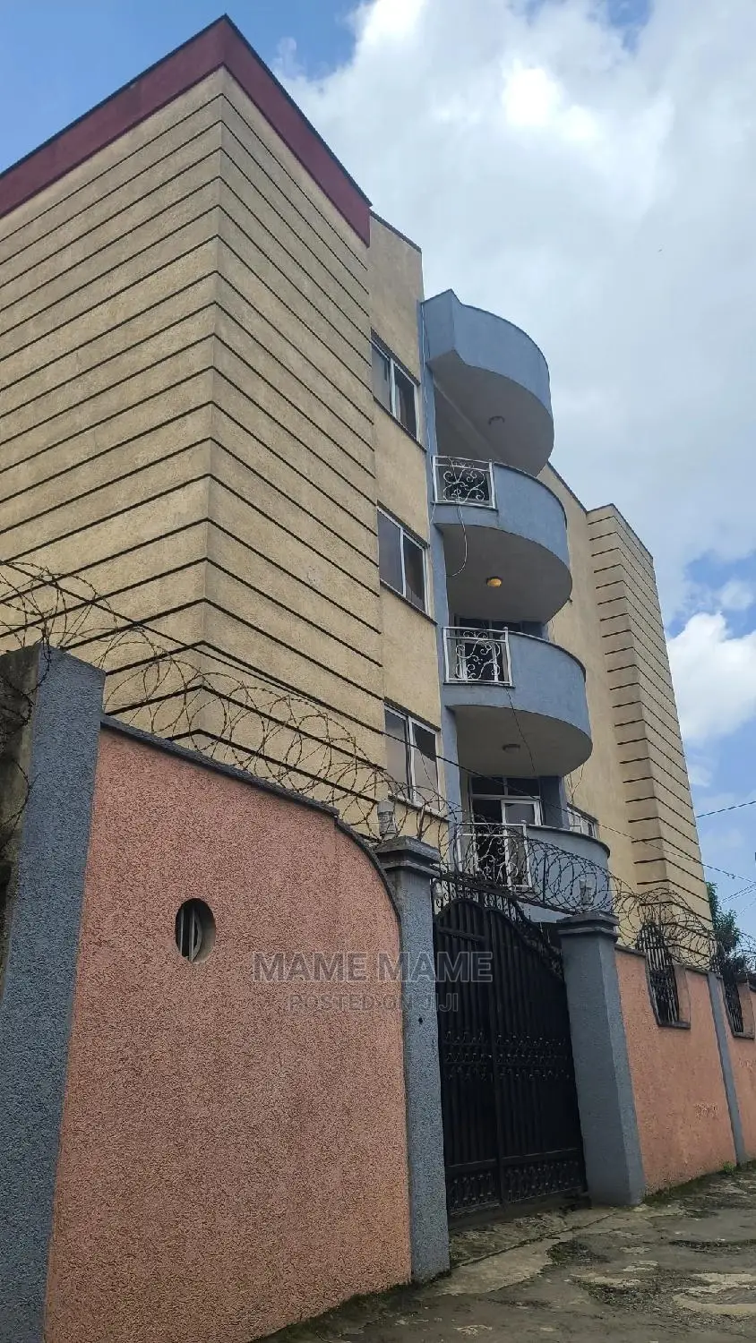 9bdrm House in Addis Abeba, Bole for sale