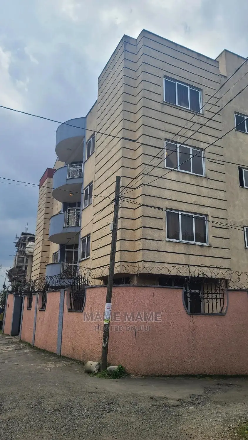 9bdrm House in Addis Abeba, Bole for sale