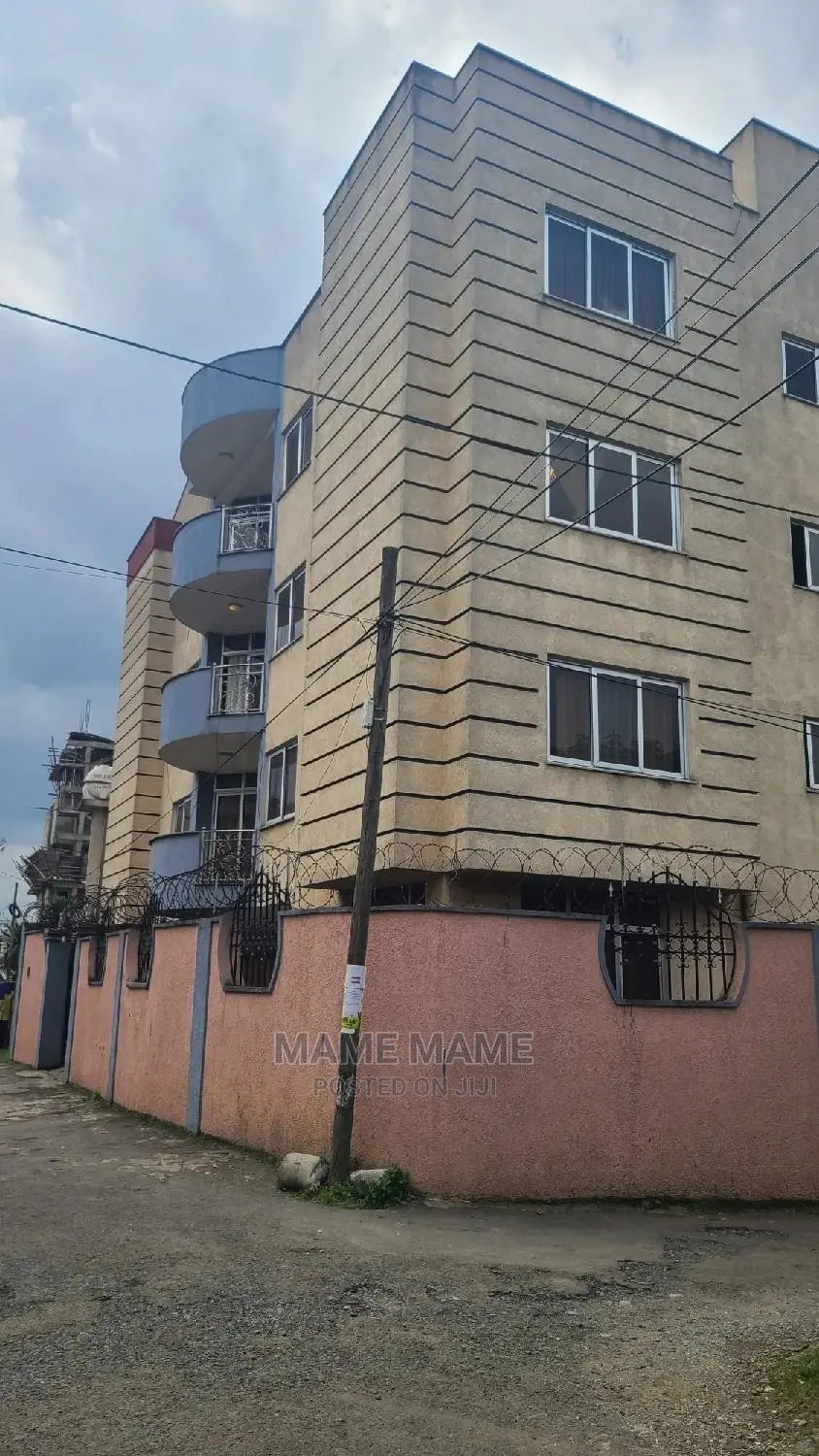 9bdrm House in Addis Abeba, Bole for sale