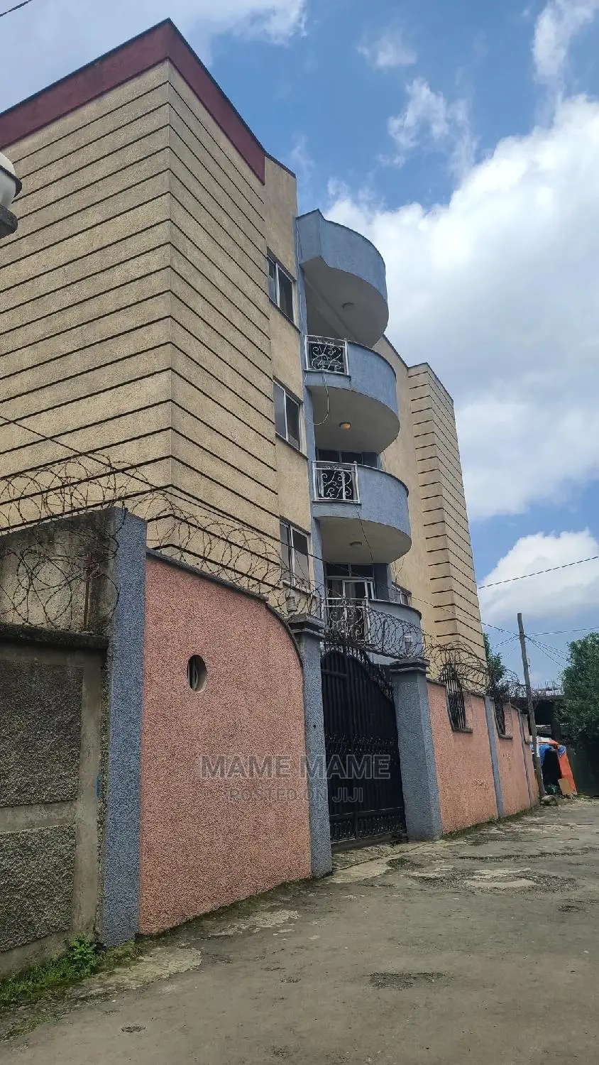 9bdrm House in Addis Abeba, Bole for sale