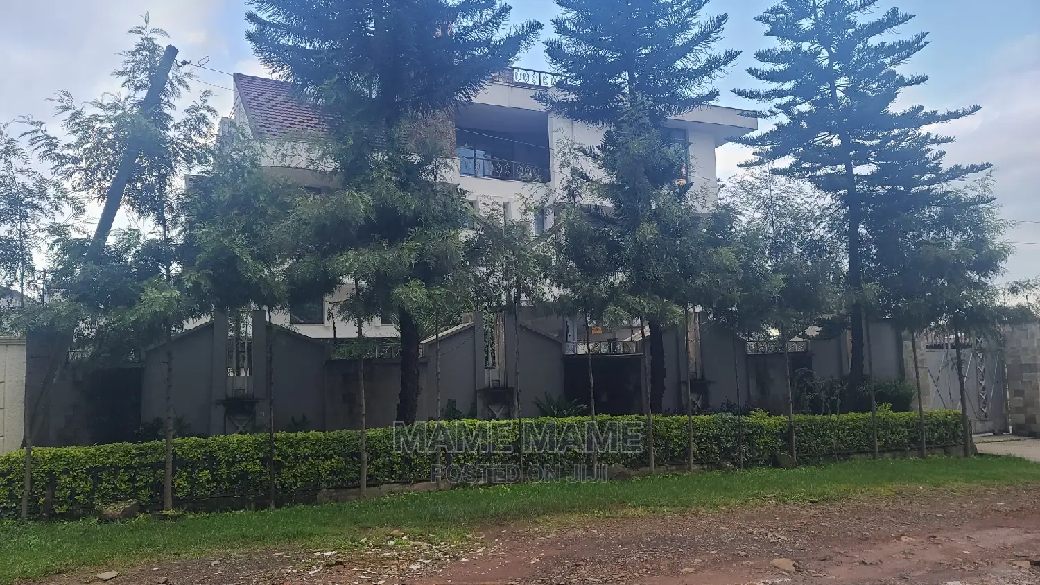 8bdrm House in Addis Abeba, Lideta for sale