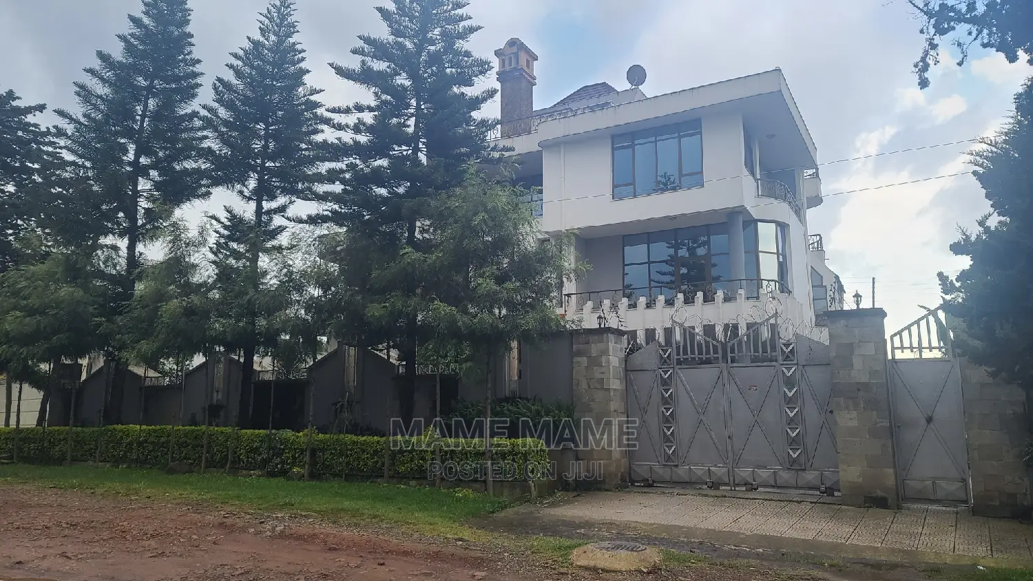 8bdrm House in Addis Abeba, Lideta for sale