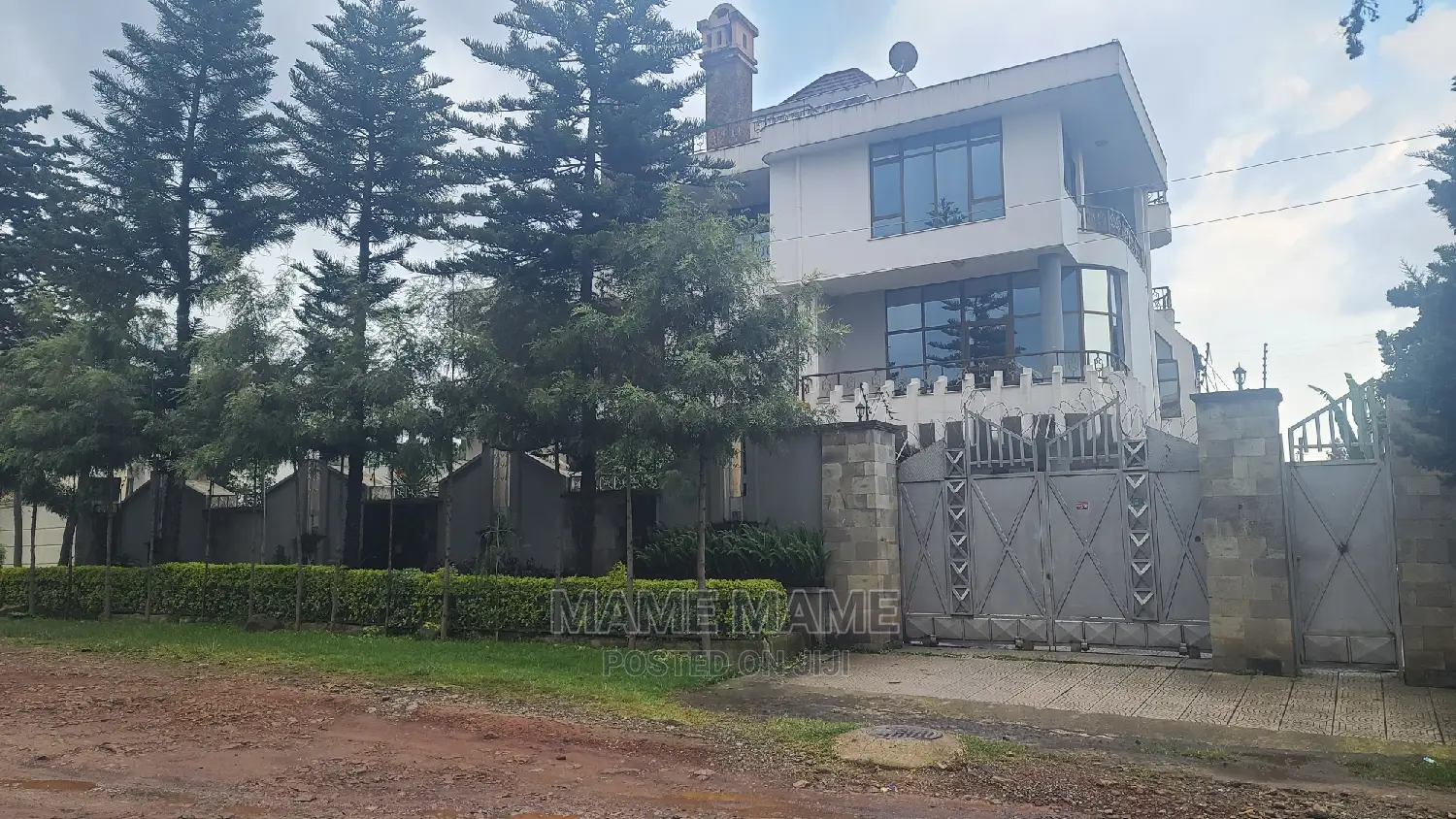 8bdrm House in Addis Abeba, Lideta for sale