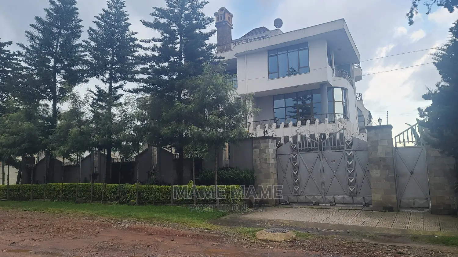8bdrm House in Addis Abeba, Lideta for sale