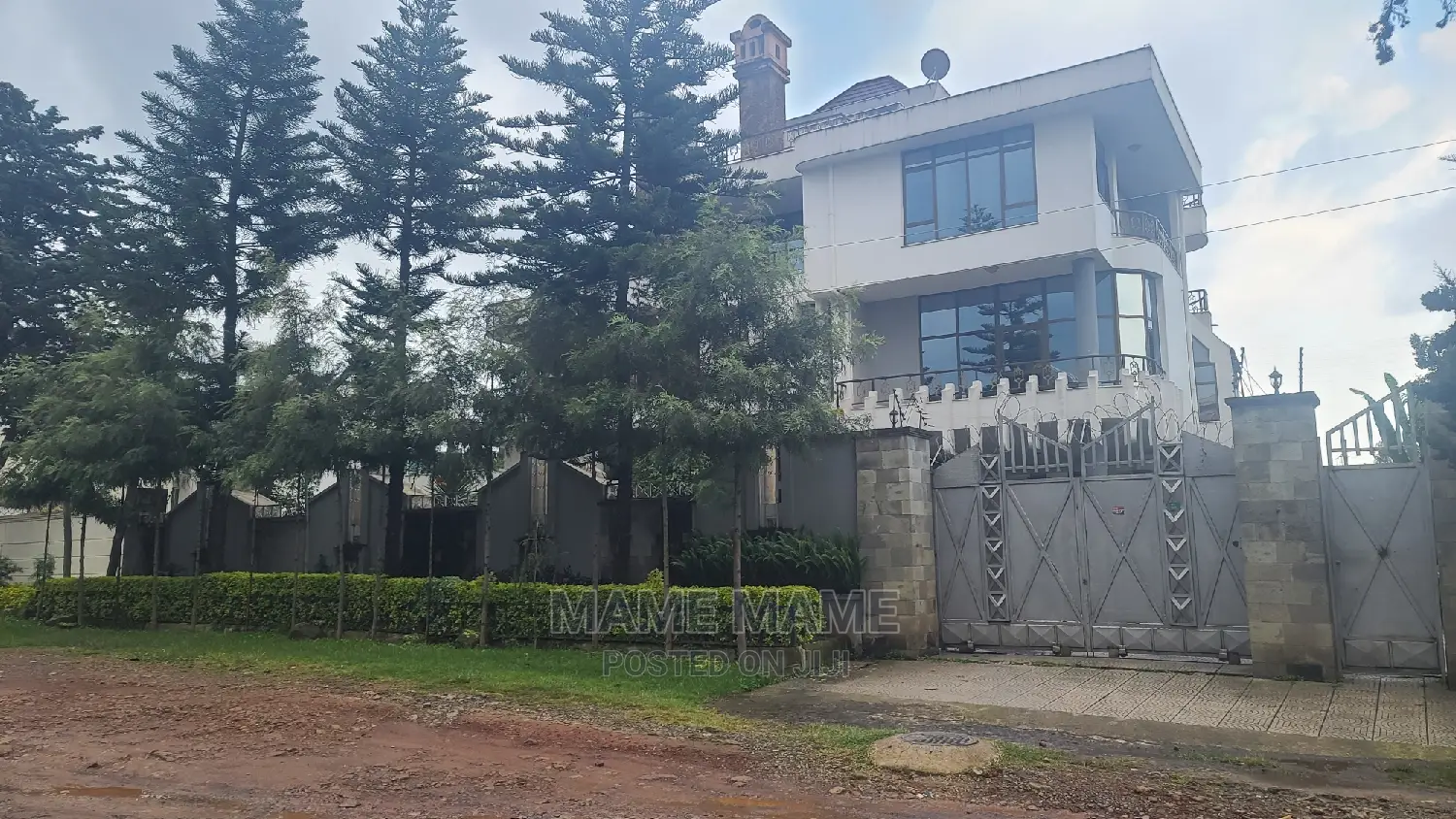 8bdrm House in Addis Abeba, Lideta for sale