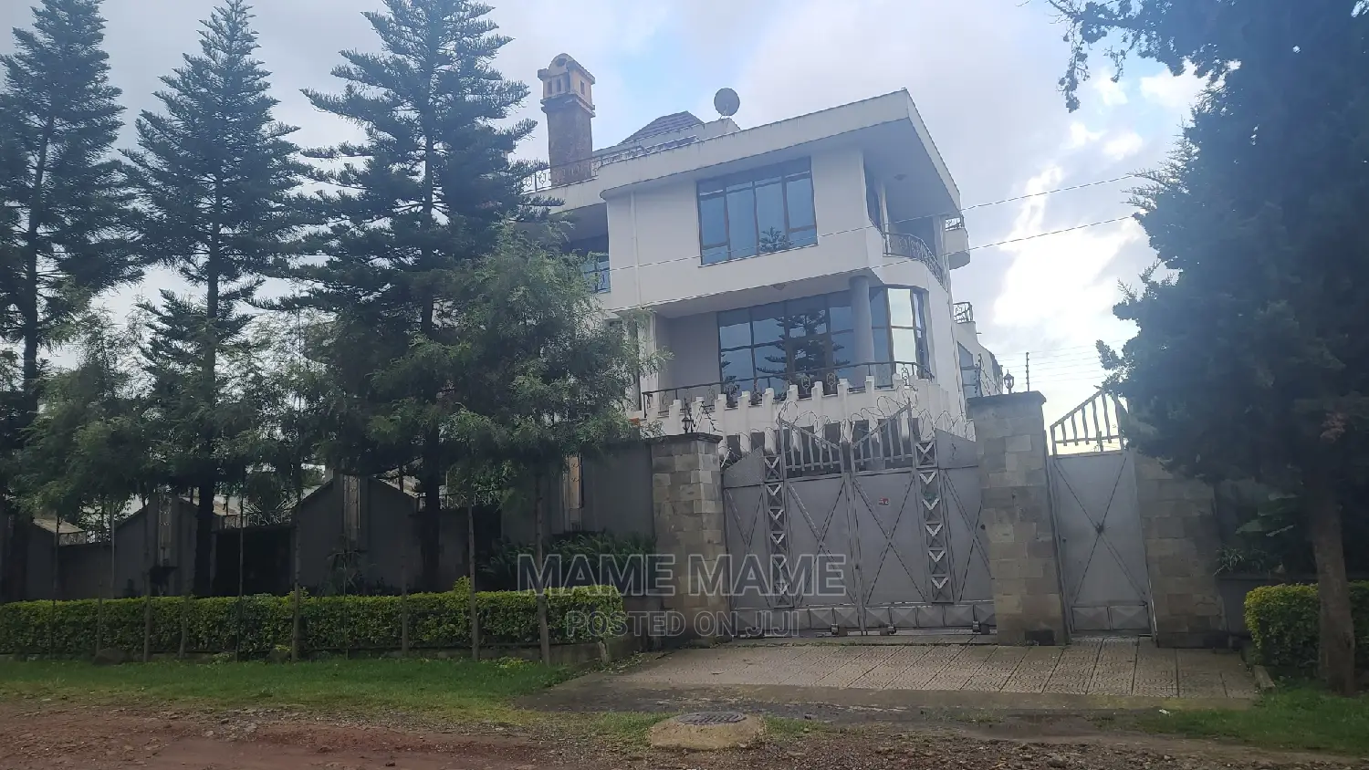 8bdrm House in Addis Abeba, Lideta for sale