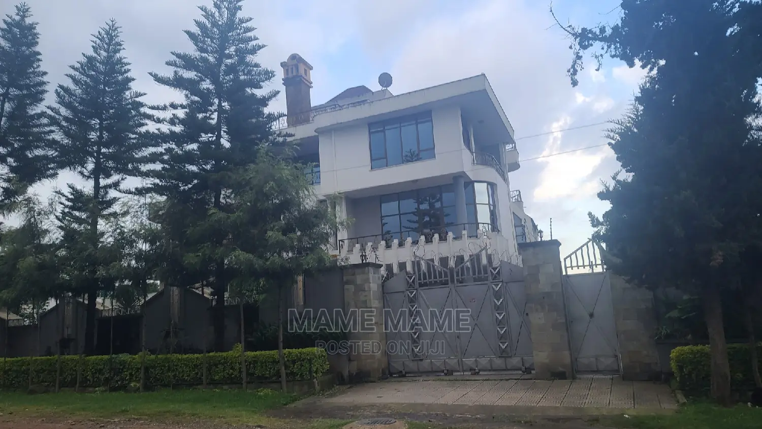 8bdrm House in Addis Abeba, Lideta for sale