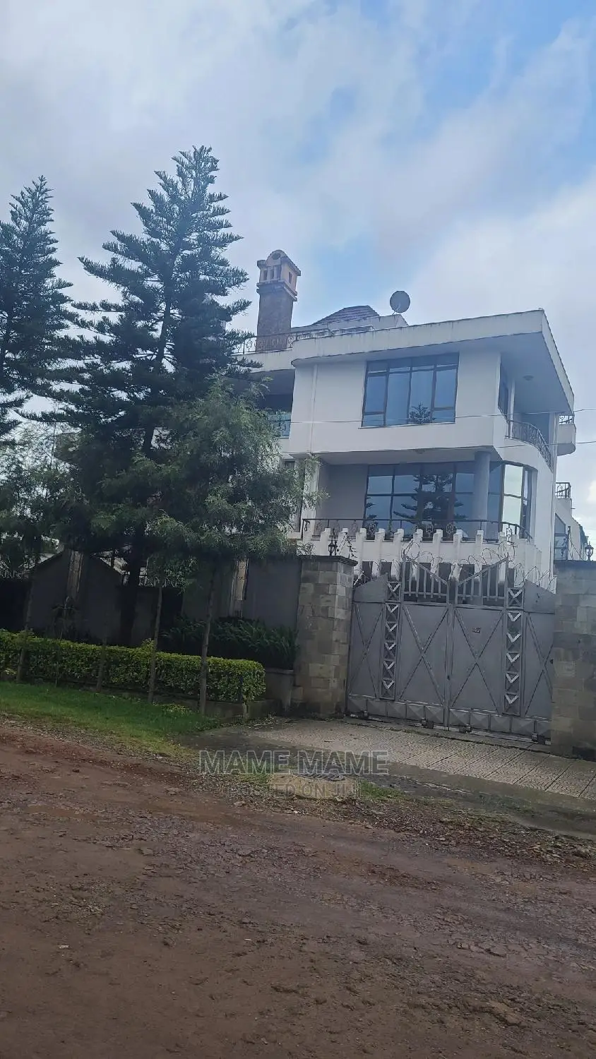 8bdrm House in Addis Abeba, Lideta for sale