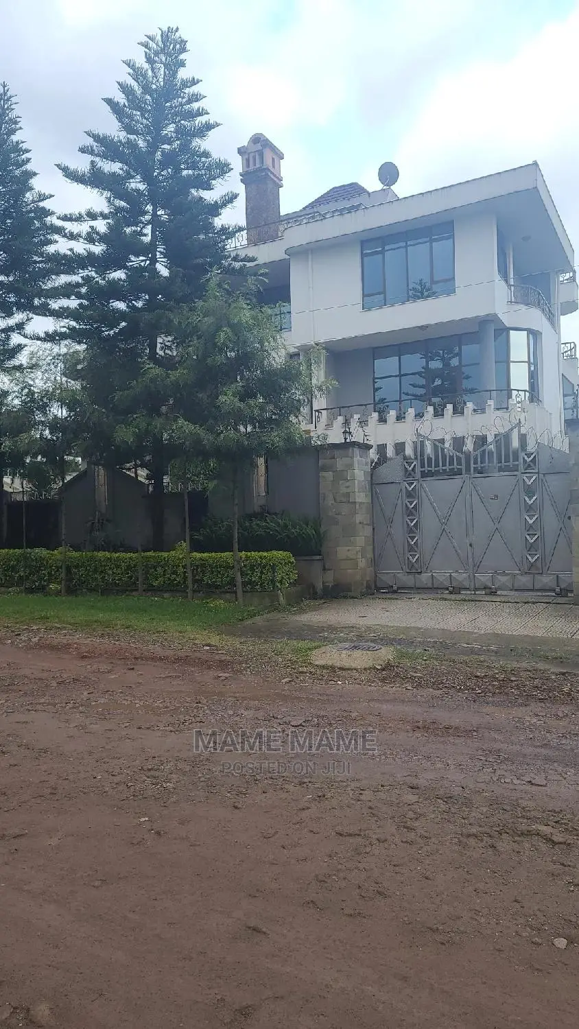 8bdrm House in Addis Abeba, Lideta for sale