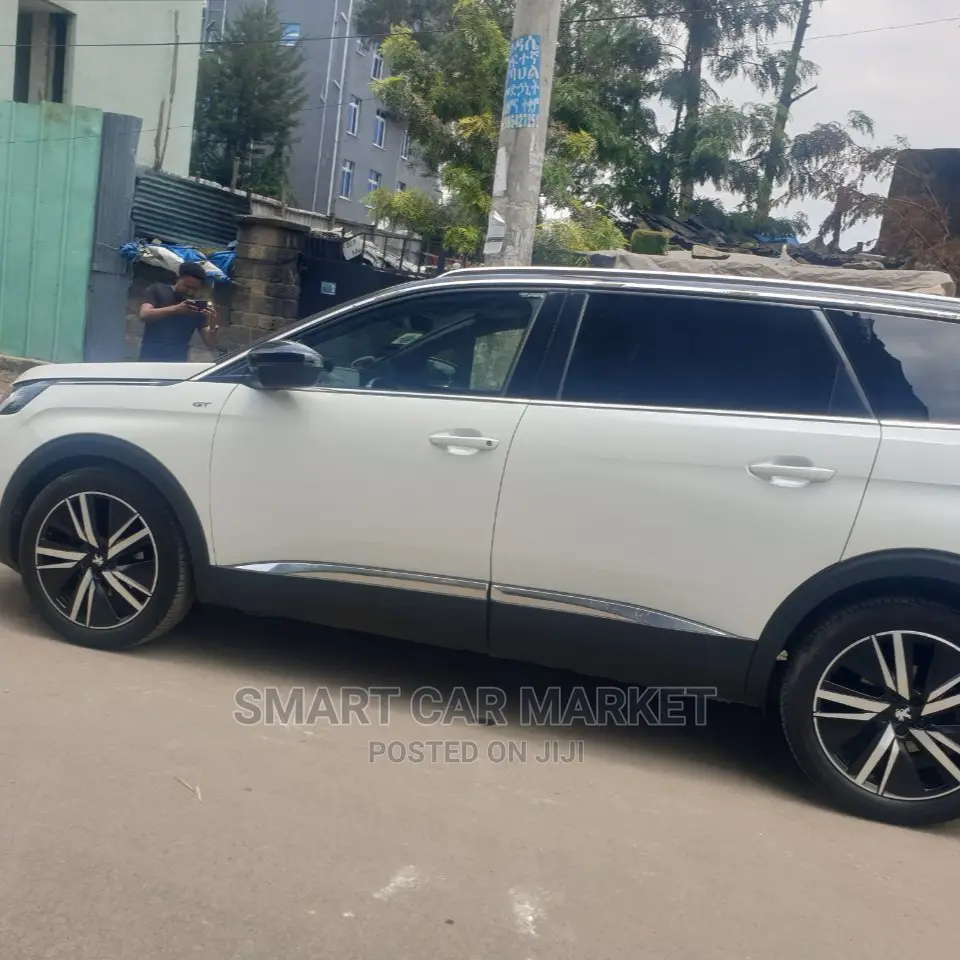 Peugeot 5008 2021 Black