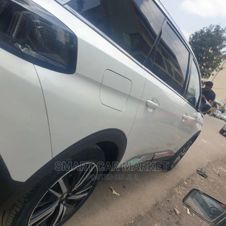 Peugeot 5008 2021 Black