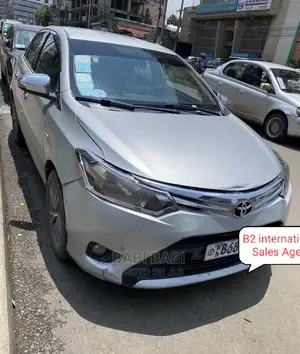 Toyota Yaris 2015 Silver