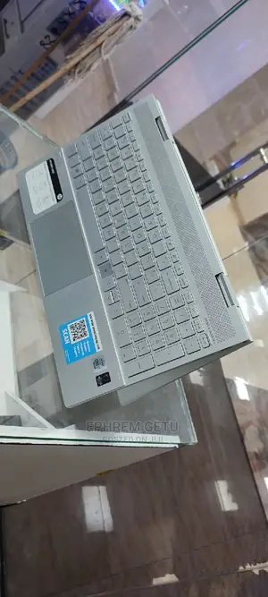 New Laptop HP Envy X360 8GB Intel Core I7 SSD 512GB