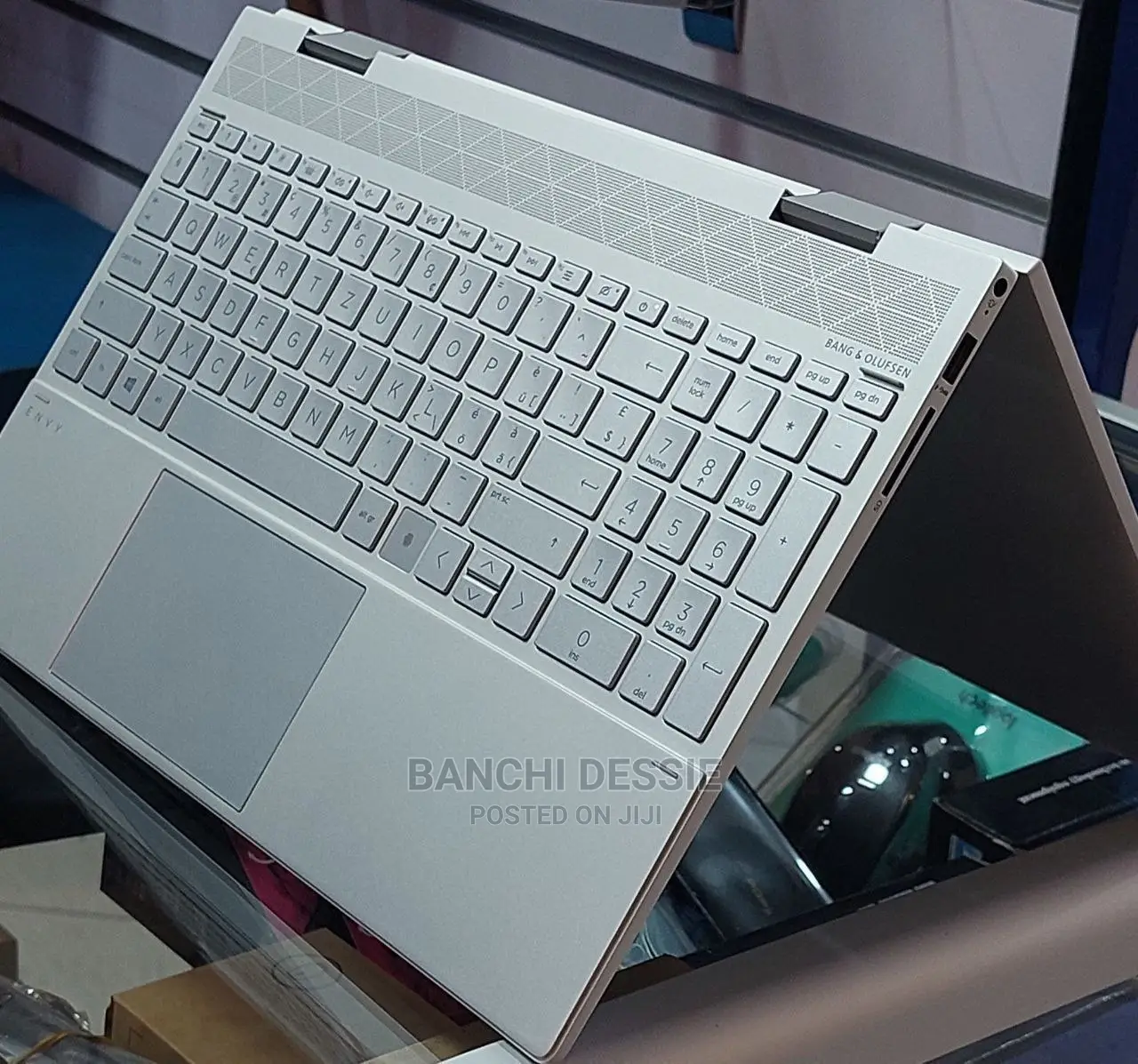 New Laptop HP Envy X360 8GB Intel Core i7 SSD 512GB