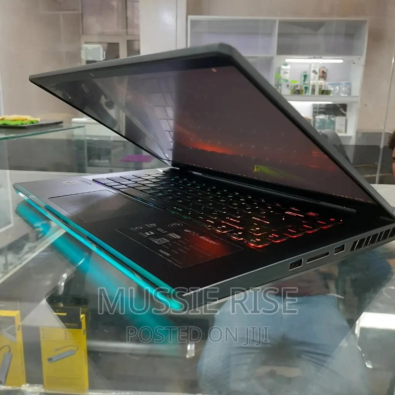 Laptop MSI GE66 Raider 16GB Intel Core I7 SSD 1T