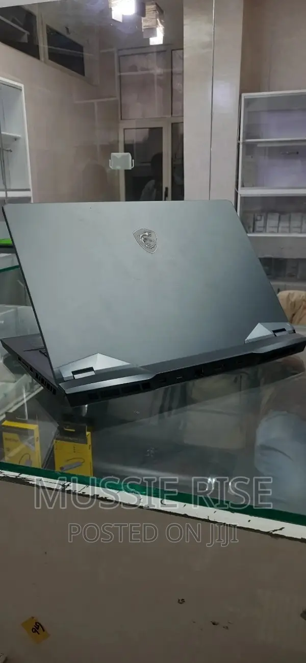 Laptop MSI GE66 Raider 16GB Intel Core I7 SSD 1T