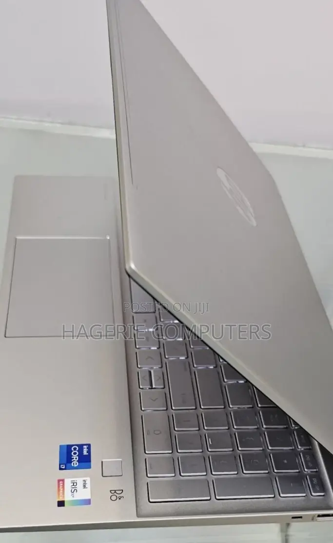 New Laptop HP Pavilion 17z 8GB Intel Core I7 SSD 512GB