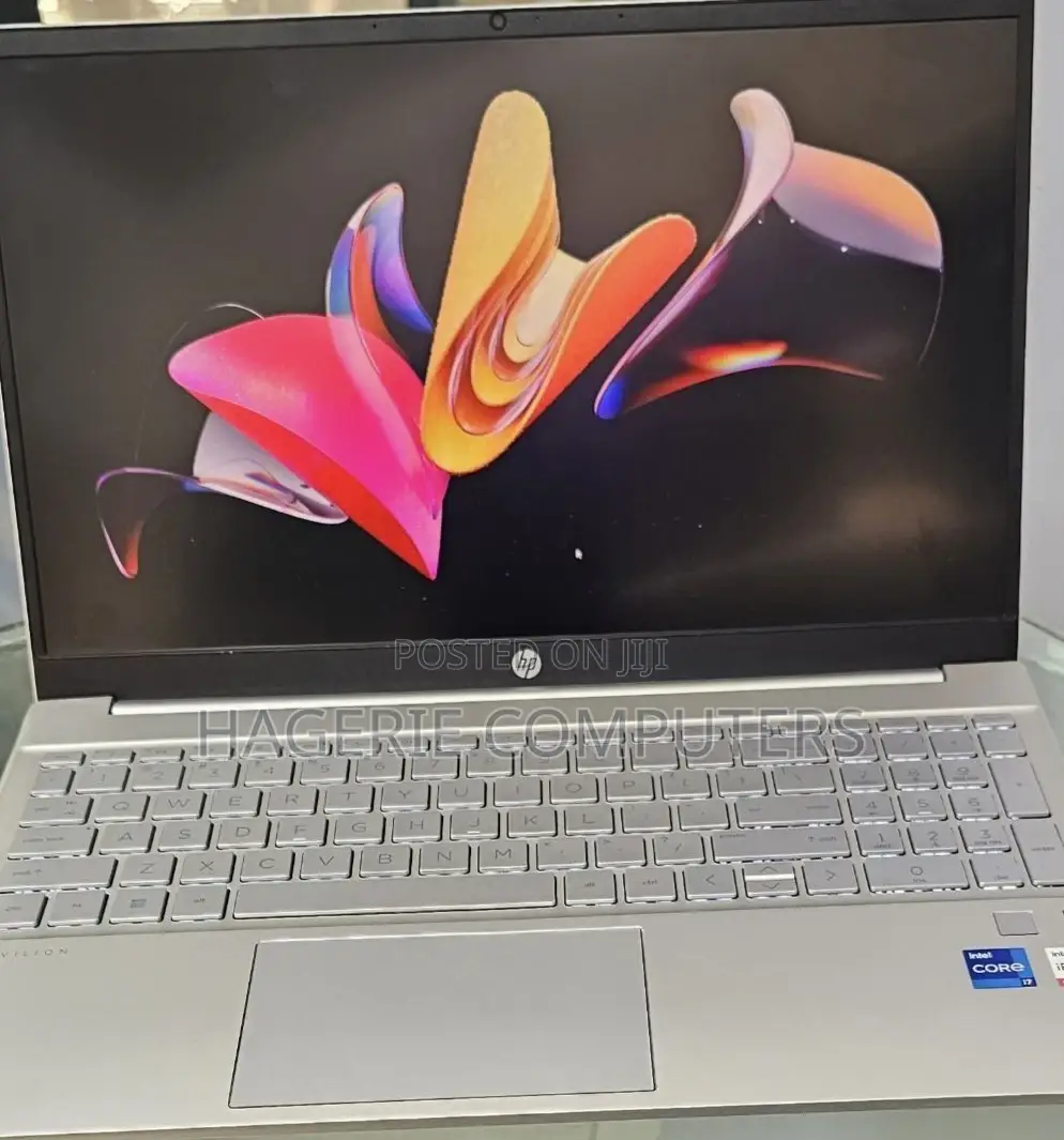 New Laptop HP Pavilion 17z 8GB Intel Core I7 SSD 512GB