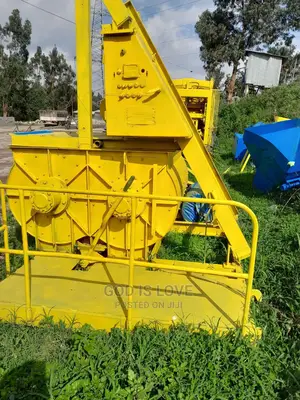 Photo - ብሎኬት መምረቻ ማሽን Block Making Machine