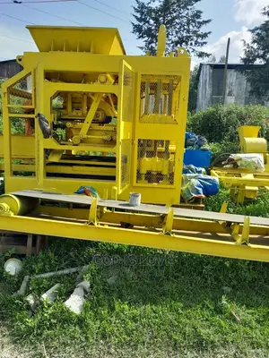 ብሎኬት መምረቻ ማሽን Block Making Machine