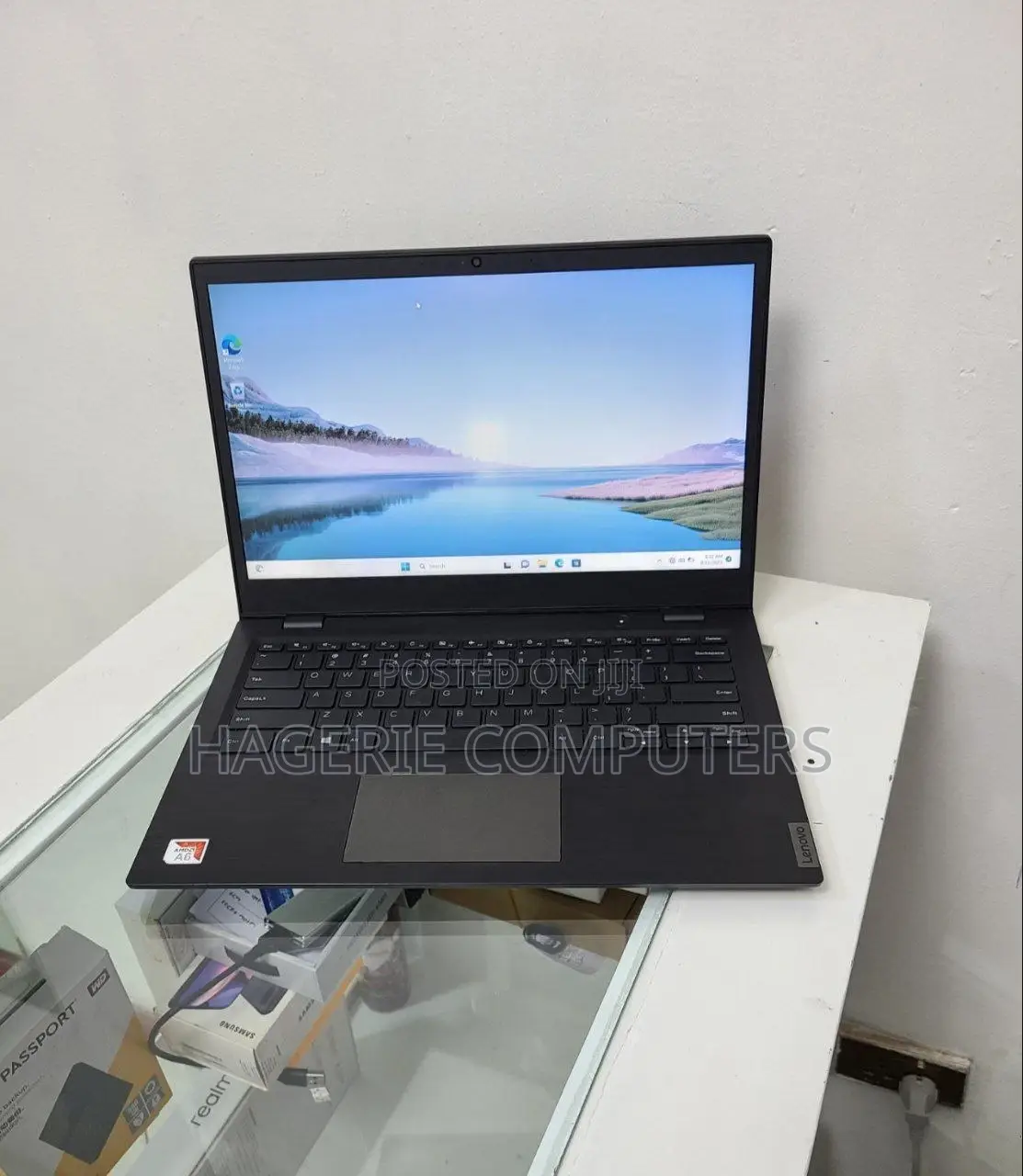 New Laptop Lenovo 4GB AMD A6 SSD 128GB
