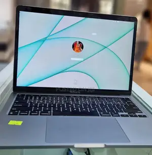 Photo - New Laptop Apple MacBook Pro 2020 M1 8GB Apple M1 Pro SSD 256GB