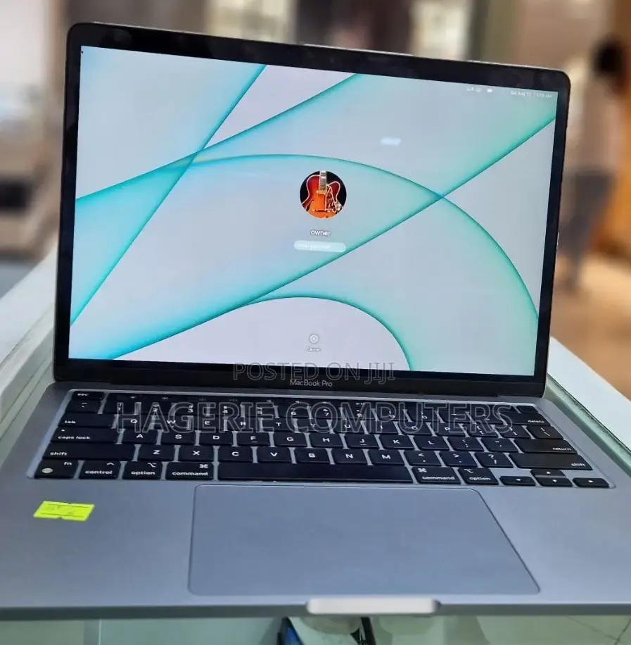 New Laptop Apple MacBook Pro 2020 M1 8GB Apple M1 Pro SSD 256GB