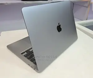 Photo - New Laptop Apple MacBook Pro 16GB Intel Core I5 SSD 1T