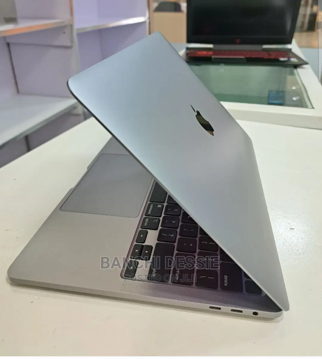 New Laptop Apple MacBook Pro 16GB Intel Core I5 SSD 1T