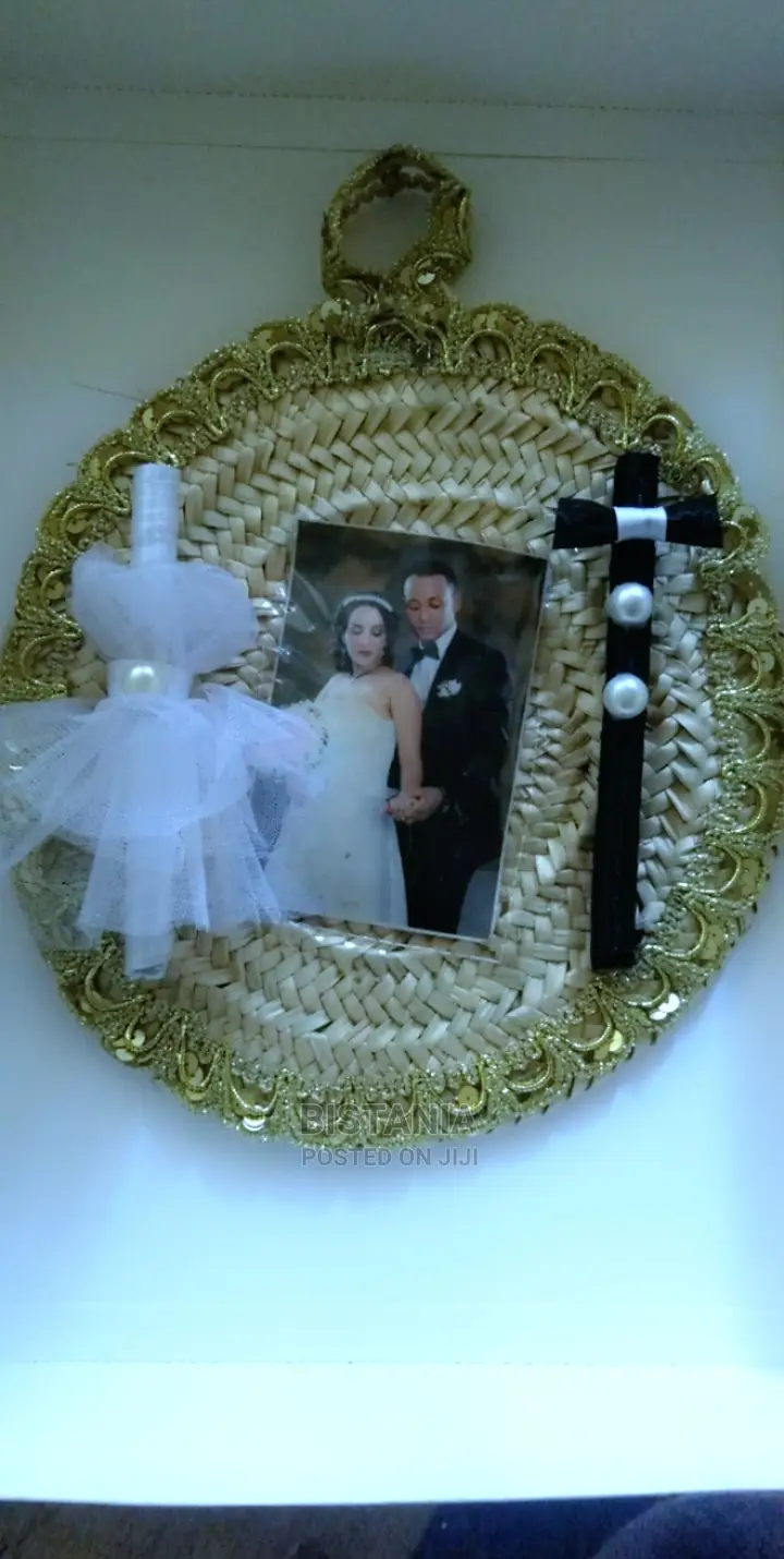 Cultural Wallet Size Photo Frame