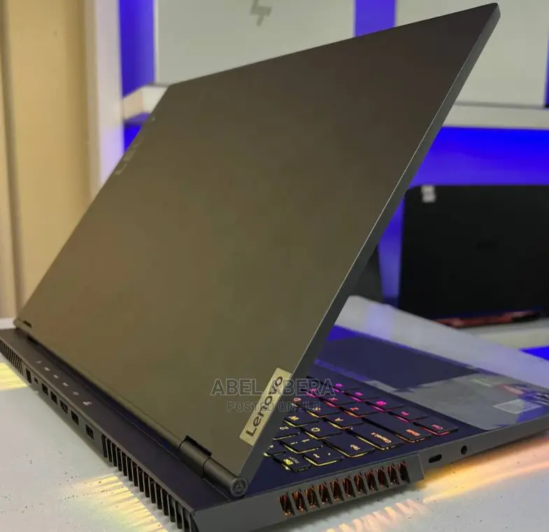 New Laptop Lenovo Legion Y720 32GB AMD Ryzen 9 SSD 1T