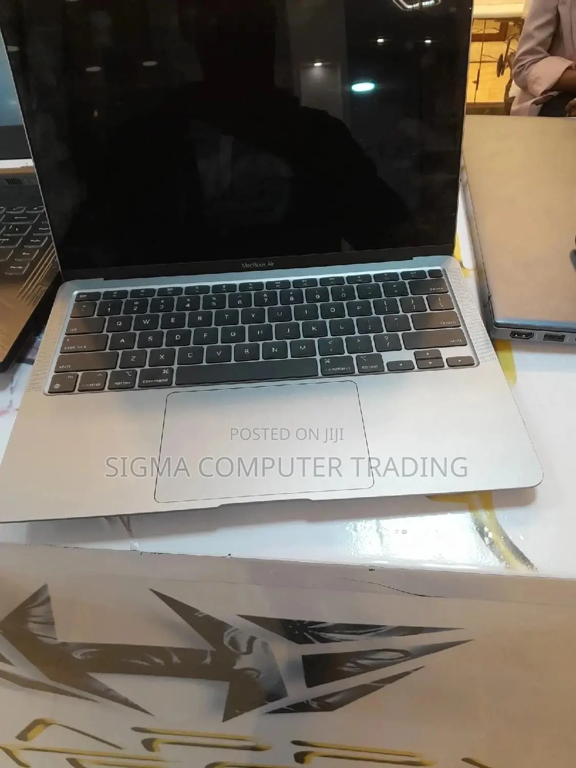 New Laptop Apple MacBook Air 2020 M1 8GB Apple M1 SSD 512GB