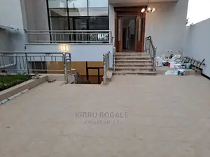 7bdrm House in Cmc Badime, Bole for sale