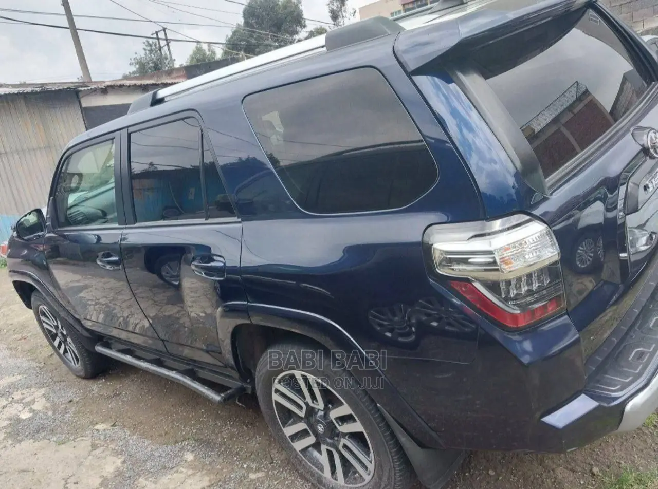 Toyota 4-Runner 2016 Blue
