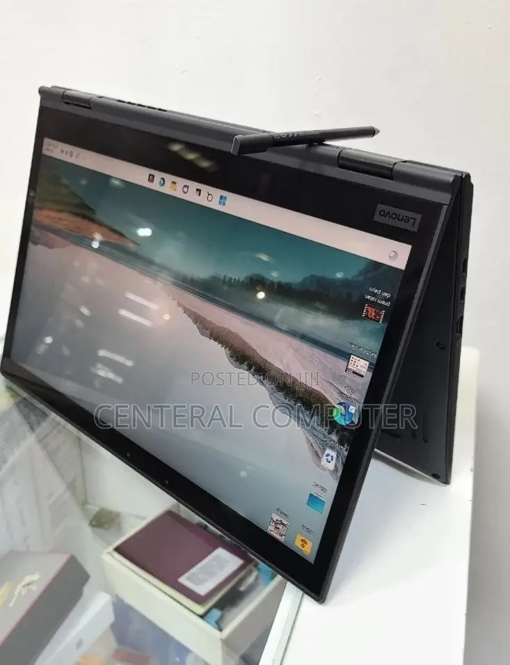 New Laptop Lenovo ThinkPad Yoga 370 8GB Intel Core I5 SSD 512GB