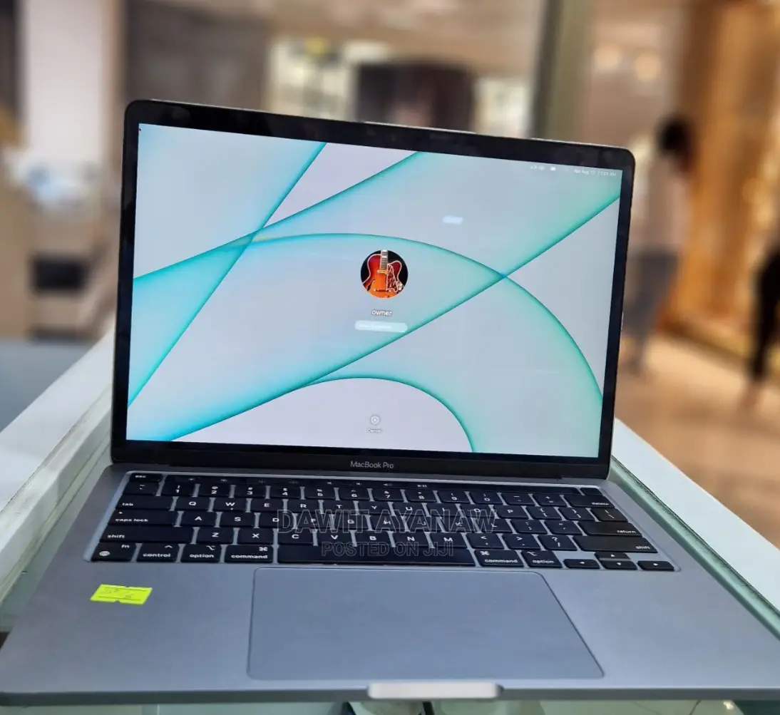 New Laptop Apple MacBook Pro 2020 M1 8GB Apple M1 Pro SSD 256GB