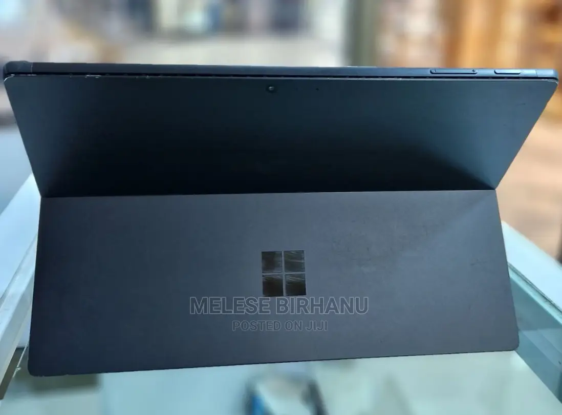 New Laptop Microsoft Surface 8GB Intel Core I5 SSD 256GB