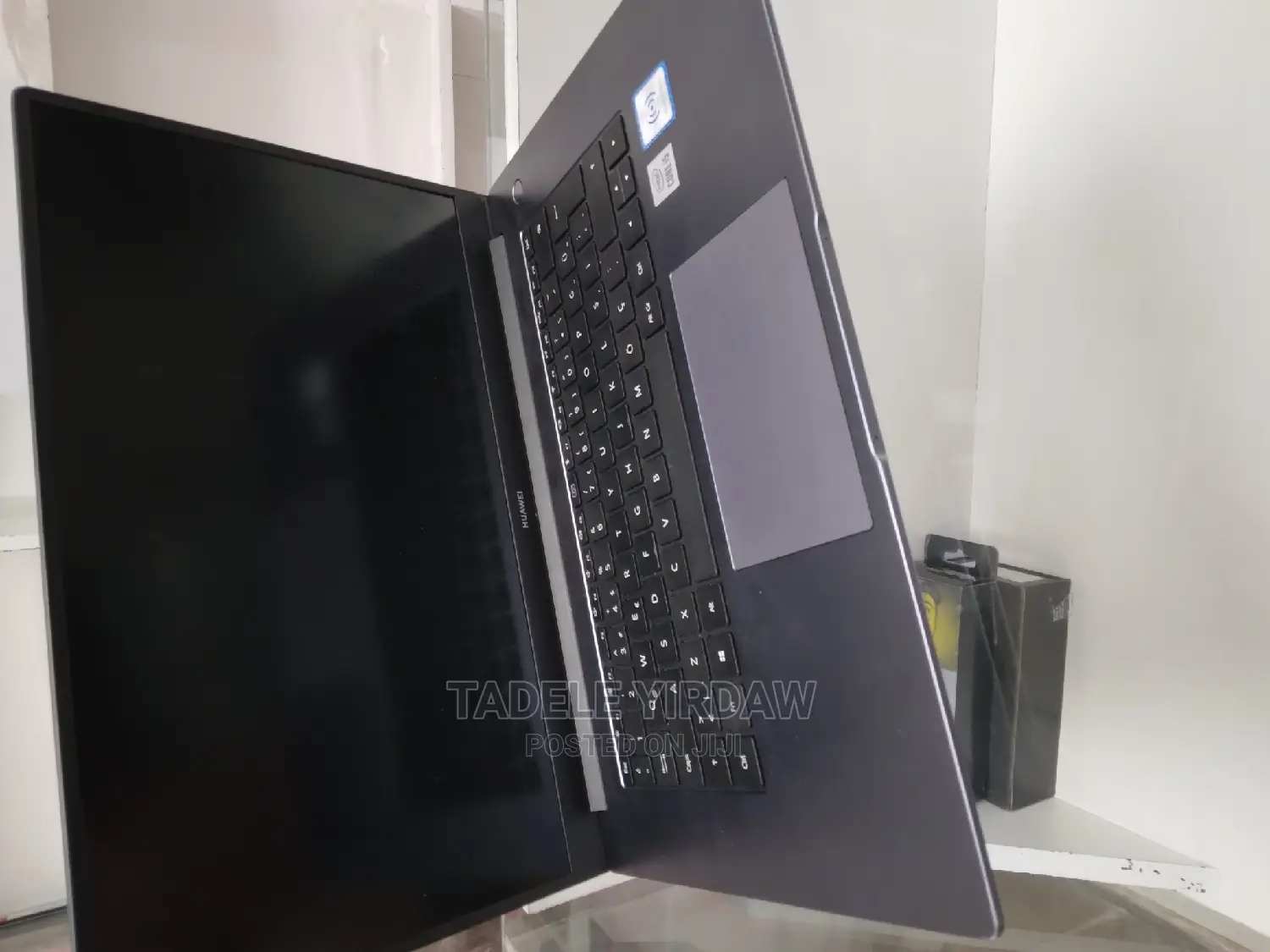 New Laptop Huawei MateBook 13 WRT-W19E 8GB Intel Core I5 SSD 512GB