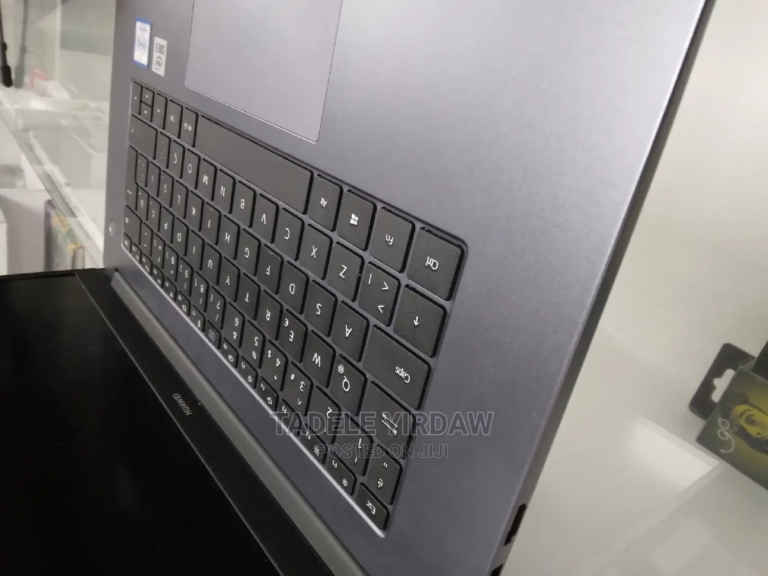 New Laptop Huawei MateBook 13 WRT-W19E 8GB Intel Core I5 SSD 512GB