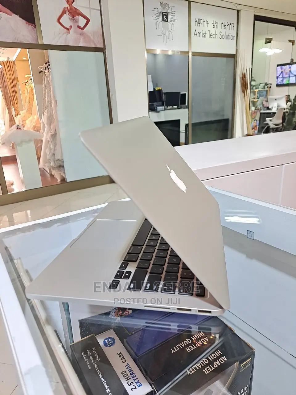 New Laptop Apple MacBook 2012 8GB Intel Core I7 HDD 750GB