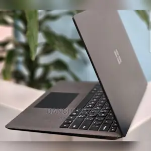 New Laptop Microsoft Surface Laptop 2 8GB Intel Core I7 SSD 256GB