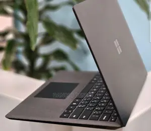 New Laptop Microsoft Surface Laptop 2 8GB Intel Core I7 SSD 256GB